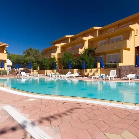 Accogliente Nel Con Piscina